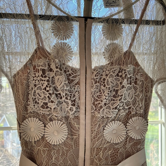 Byron Lars Carissima Sheath Dress Lace Column Size 4p in powder grey - Picture 2 of 5